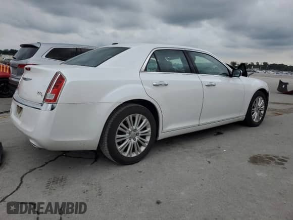 2012 Chrysler 300 C с VIN 2C3CCAKT7CH147583, выставлен на аукционе Copart как лот 58442335 с пробегом 149 063 миль миль и Списание • Salvage title. История ставок и продаж доступна на DreamBid. Изображение 3.