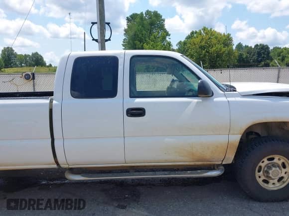 2004 Chevrolet Silverado 2500HD LS with VIN 1GCHK29234E314019, listed as a IAAI auction lot 42984554 with 317,946 mi miles and . Bid and sale history available at DreamBid. Image 13.