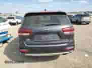 2016 Kia Sorento SXL z VIN 5XYPKDA56GG085361, wystawiony jako Copart lot #84956405 z przebiegiem 139 310 mil mil oraz Szkoda całkowita • Salvage title. Historia ofert i sprzedaży dostępna na DreamBid. Obrazek 6.