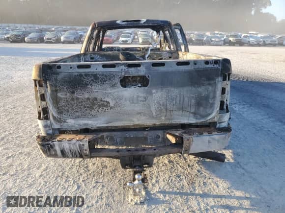 2011 Chevrolet Silverado 2500HD LT с VIN 1GC1KXC83BF229765, выставлен на аукционе Copart как лот 81834405 с пробегом Не указан миль и На запчасти • Non repairable. История ставок и продаж доступна на DreamBid. Изображение 6.