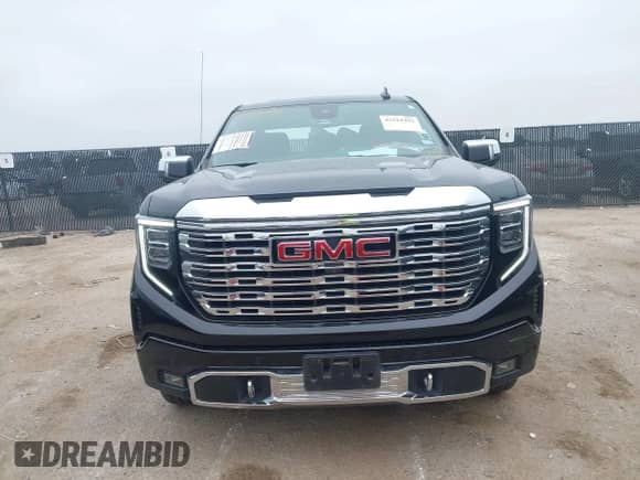 2022 GMC Sierra 1500 Denali z VIN 3GTUUGED6NG676613, wystawiony jako IAAI lot #43119392 z przebiegiem 22 278 mil mil oraz . Historia ofert i sprzedaży dostępna na DreamBid. Obrazek 12.