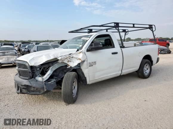 2022 Ram 1500 Tradesman z VIN 3C6JR6DG0NG330509, wystawiony jako Copart lot #61633295 z przebiegiem Nie podano mil oraz Szkoda całkowita • Salvage title. Historia ofert i sprzedaży dostępna na DreamBid. Obrazek 1.