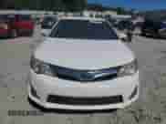 2012 Toyota Camry XLE z VIN 4T1BD1FK8CU022512, wystawiony jako Copart lot #82413865 z przebiegiem Nie podano mil oraz Szkoda całkowita • Salvage title. Historia ofert i sprzedaży dostępna na DreamBid. Obrazek 5.