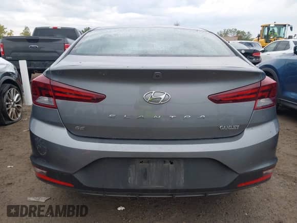 2019 Hyundai Elantra SE z VIN 5NPD74LF4KH497077, wystawiony jako IAAI lot #43277570 z przebiegiem 187 298 mil mil oraz . Historia ofert i sprzedaży dostępna na DreamBid. Obrazek 17.
