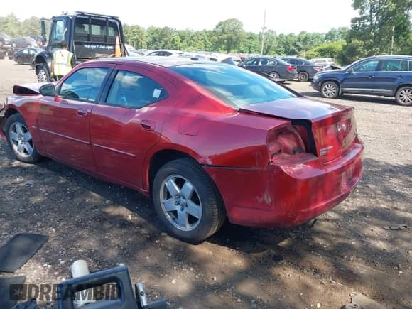 2007 Dodge Charger R/T with VIN 2B3KK53H17H617626, listed as a IAAI auction lot 42797239 with 233,174 mi miles and . Bid and sale history available at DreamBid. Image 3.