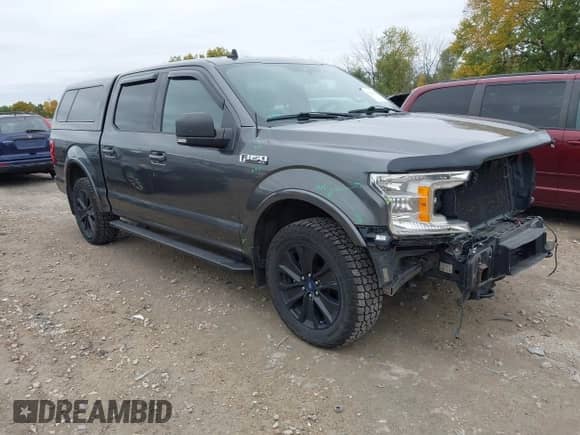 2019 Ford F-150 XLT z VIN 1FTEW1E43KFA09765, wystawiony jako IAAI lot #43442175 z przebiegiem 96 007 mil mil oraz . Historia ofert i sprzedaży dostępna na DreamBid. Obrazek 1.