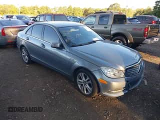 2013 Mercedes-Benz C 250 Sport с VIN WDDGF4HB0DG094314, выставлен на аукционе IAAI как лот 43341260 с пробегом 119 348 миль миль и . История ставок и продаж доступна на DreamBid. Изображение 1.