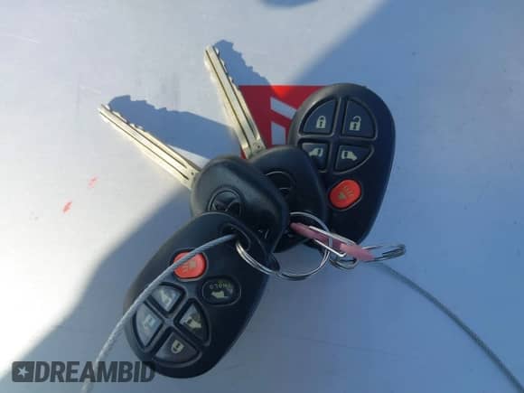 2006 Toyota Sienna XLE z VIN 5TDZA22C06S511978, wystawiony jako IAAI lot #41551414 z przebiegiem 228 839 mil mil oraz . Historia ofert i sprzedaży dostępna na DreamBid. Obrazek 11.