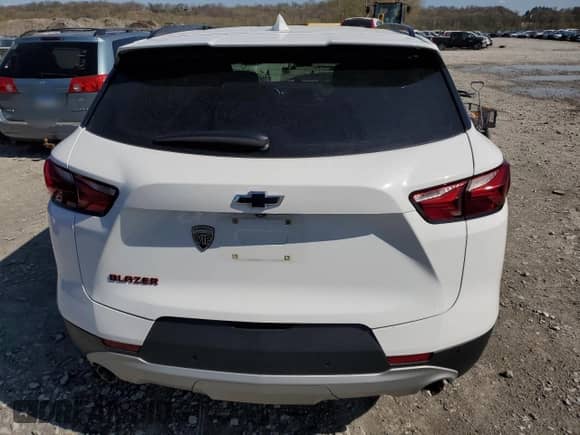 2020 Chevrolet Blazer LT z VIN 3GNKBCR46LS649929, wystawiony jako Copart lot #51382135 z przebiegiem 70 114 mil mil oraz Szkoda całkowita • Salvage title. Historia ofert i sprzedaży dostępna na DreamBid. Obrazek 6.