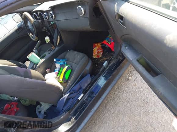 2007 Ford Mustang Deluxe с VIN 1ZVFT80N975359577, выставлен на аукционе IAAI как лот 43262080 с пробегом 184 214 миль миль и . История ставок и продаж доступна на DreamBid. Изображение 5.