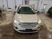 2017 Ford Escape SE с VIN 1FMCU9GD7HUC21075, выставлен на аукционе Copart как лот 82115645 с пробегом 91 949 миль миль и На запчасти • Non repairable. История ставок и продаж доступна на DreamBid. Изображение 5.