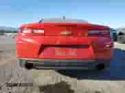 2018 Chevrolet Camaro 1LS z VIN 1G1FA1RX4J0145310, wystawiony jako Copart lot #83855925 z przebiegiem 66 633 mil mil oraz Szkoda całkowita • Salvage title. Historia ofert i sprzedaży dostępna na DreamBid. Obrazek 6.