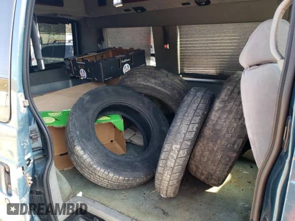 2002 Chevrolet Astro Cargo YF7 Upfitter z VIN 1GBDM19X92B110875, wystawiony jako Copart lot #48511235 z przebiegiem 143 109 mil mil oraz Szkoda całkowita • Salvage title. Historia ofert i sprzedaży dostępna na DreamBid. Obrazek 11.