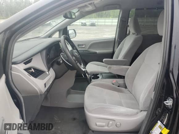 2019 Toyota Sienna LE with VIN 5TDJZ3DC8KS224827, listed as a Copart auction lot 69659385 with 112,826 mi miles and Salvage title. Bid and sale history available at DreamBid. Image 7.