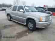 2005 Cadillac Escalade EXT z VIN 3GYEK62NX5G113446, wystawiony jako IAAI lot #41559504 z przebiegiem 173 247 mil mil oraz . Historia ofert i sprzedaży dostępna na DreamBid. Obrazek 1.