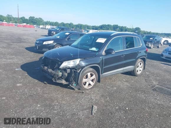 2010 Volkswagen Tiguan SE с VIN WVGBV7AX3AW537129, выставлен на аукционе IAAI как лот 42655677 с пробегом 93 487 миль миль и . История ставок и продаж доступна на DreamBid. Изображение 2.