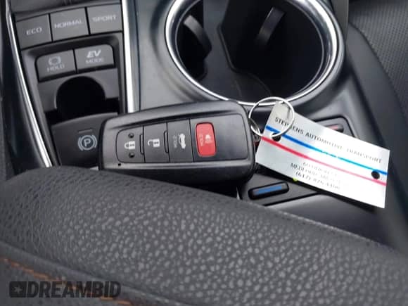 2020 Toyota Camry Hybrid XLE z VIN 4T1F31AK7LU521801, wystawiony jako IAAI lot #42707425 z przebiegiem 66 573 mil mil oraz . Historia ofert i sprzedaży dostępna na DreamBid. Obrazek 11.