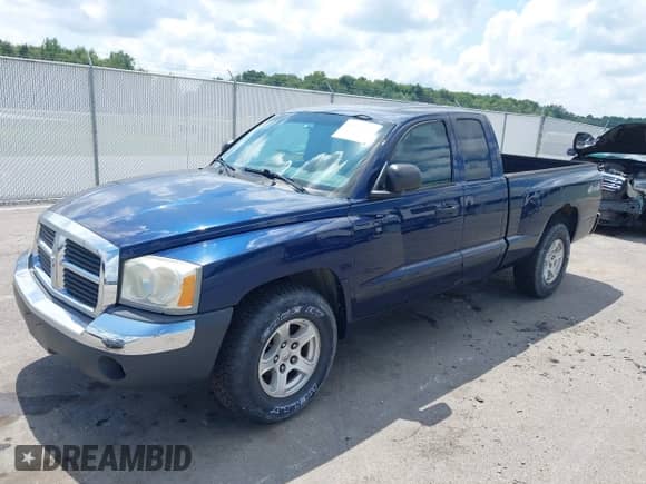 2005 Dodge Dakota SLT with VIN 1D7HW42N35S166791, listed as a IAAI auction lot 42906810 with 134,232 mi miles and . Bid and sale history available at DreamBid. Image 2.