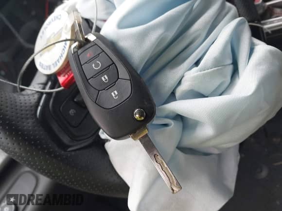 2025 Chevrolet Trax 1RS с VIN KL77LGEP8SC043648, выставлен на аукционе IAAI как лот 41779580 с пробегом 10 046 миль миль и . История ставок и продаж доступна на DreamBid. Изображение 11.