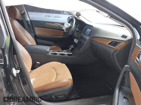 2015 Hyundai Sonata Sport с VIN 5NPE34AF8FH030365, выставлен на аукционе IAAI как лот 43506998 с пробегом 171 915 миль миль и . История ставок и продаж доступна на DreamBid. Изображение 5.