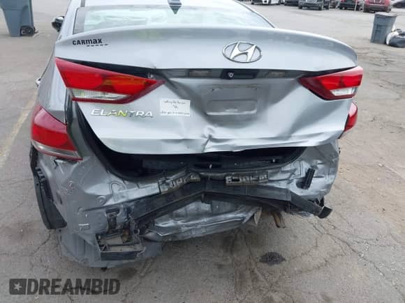2017 Hyundai Elantra SE z VIN 5NPD84LF8HH033019, wystawiony jako IAAI lot #43259780 z przebiegiem 101 061 mil mil oraz . Historia ofert i sprzedaży dostępna na DreamBid. Obrazek 6.