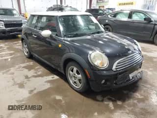2007 MINI Hardtop с VIN WMWMF33597TU60515, выставлен на аукционе IAAI как лот 43087157 с пробегом 116 602 миль миль и . История ставок и продаж доступна на DreamBid. Изображение 1.
