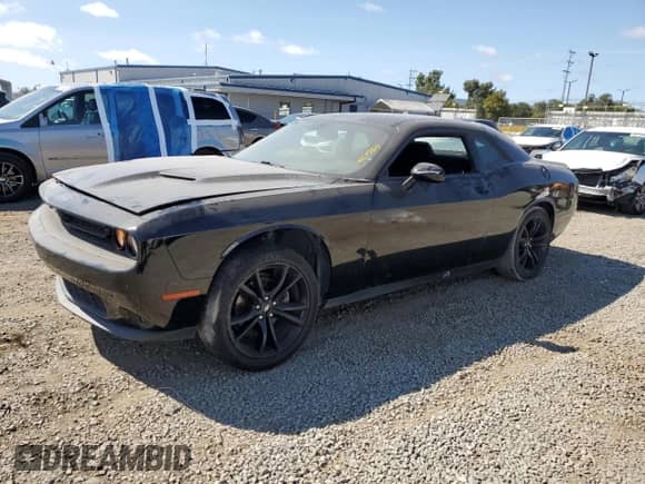 2017 Dodge Challenger SXT z VIN 2C3CDZAG6HH640694, wystawiony jako Copart lot #80572505 z przebiegiem 146 600 mil mil oraz Szkoda całkowita • Salvage title. Historia ofert i sprzedaży dostępna na DreamBid. Obrazek 1.