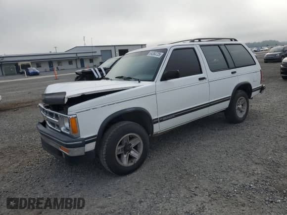 1994 Chevrolet Blazer с VIN 1GNCS13W4R0182822, выставлен на аукционе Copart как лот 64364725 с пробегом 130 925 миль миль и Списание • Salvage title. История ставок и продаж доступна на DreamBid. Изображение 1.