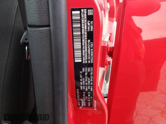 2018 Jeep Renegade Latitude with VIN ZACCJABB9JPG71189, listed as a Copart auction lot 83808525 with 173,359 mi miles and Salvage title. Bid and sale history available at DreamBid. Image 12.
