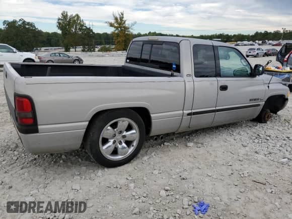 2001 Dodge 1500 with VIN 3B7HC13Y31M293294, listed as a Copart auction lot 73509694 with 208,884 mi miles and Non repairable. Bid and sale history available at DreamBid. Image 3.