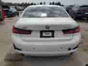2021 BMW 3 Series 330i xDrive z VIN 3MW5R7J01M8B67771, wystawiony jako Copart lot #66196905 z przebiegiem 64 629 mil mil oraz Szkoda całkowita • Salvage title. Historia ofert i sprzedaży dostępna na DreamBid. Obrazek 6.