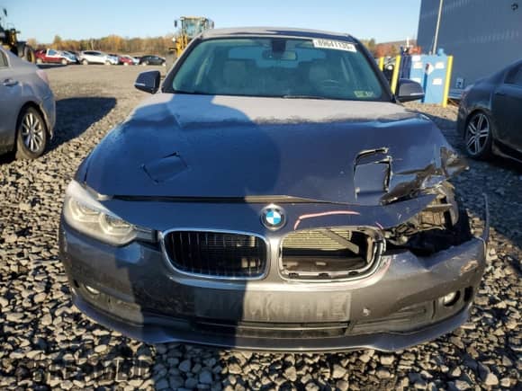 2016 BMW 3 Series 320i xDrive z VIN WBA8E5G51GNT40741, wystawiony jako Copart lot #89641135 z przebiegiem 105 501 mil mil oraz Szkoda całkowita • Salvage title. Historia ofert i sprzedaży dostępna na DreamBid. Obrazek 5.