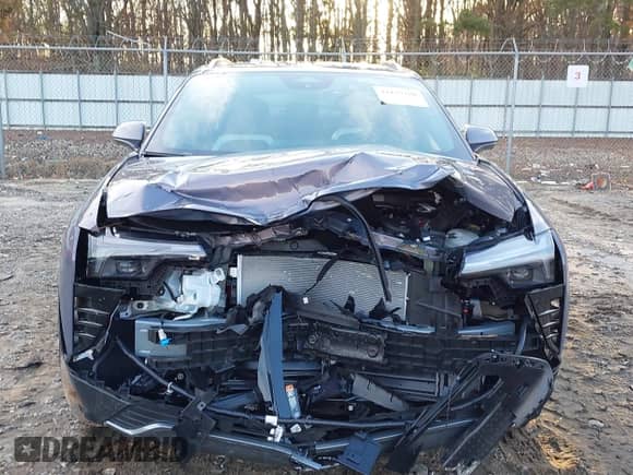 2024 Chevrolet Blazer EV eAWD LT z VIN 3GNKDBRJXRS267793, wystawiony jako IAAI lot #41129388 z przebiegiem Nie podano mil oraz . Historia ofert i sprzedaży dostępna na DreamBid. Obrazek 6.