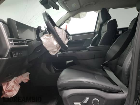 2024 Hyundai Santa Fe SEL с VIN 5NMP24GL3RH026508, выставлен на аукционе Copart как лот 68745765 с пробегом 23 780 миль миль и На запчасти • Non repairable. История ставок и продаж доступна на DreamBid. Изображение 7.