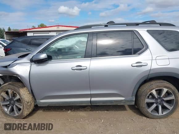 2024 Honda Pilot Elite with VIN 5FNYG1H82RB033854, listed as a IAAI auction lot 43380683 with 37,507 mi miles and . Bid and sale history available at DreamBid. Image 14.