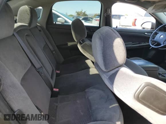 2012 Chevrolet Impala LT Fleet z VIN 2G1WG5E36C1302013, wystawiony jako Copart lot #81854445 z przebiegiem 193 729 mil mil oraz Nie do naprawy • Non repairable. Historia ofert i sprzedaży dostępna na DreamBid. Obrazek 10.