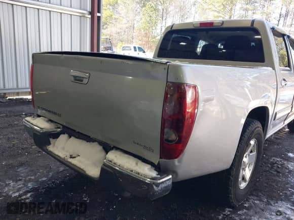 2010 Chevrolet Colorado 1LT z VIN 1GCDSCDE0A8101688, wystawiony jako IAAI lot #41631414 z przebiegiem 220 308 mil mil oraz . Historia ofert i sprzedaży dostępna na DreamBid. Obrazek 6.