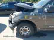 2018 Ford F-150 XL z VIN 1FTMF1CB8JKC19801, wystawiony jako IAAI lot #43383459 z przebiegiem 138 363 mil mil oraz . Historia ofert i sprzedaży dostępna na DreamBid. Obrazek 20.