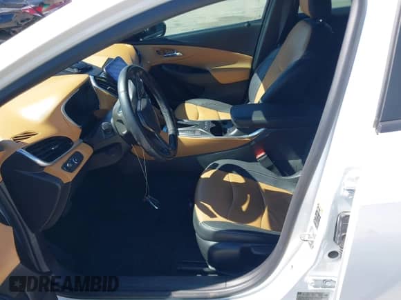 2018 Chevrolet Volt Premier z VIN 1G1RB6S50JU118288, wystawiony jako IAAI lot #41676974 z przebiegiem 85 131 mil mil oraz . Historia ofert i sprzedaży dostępna na DreamBid. Obrazek 5.