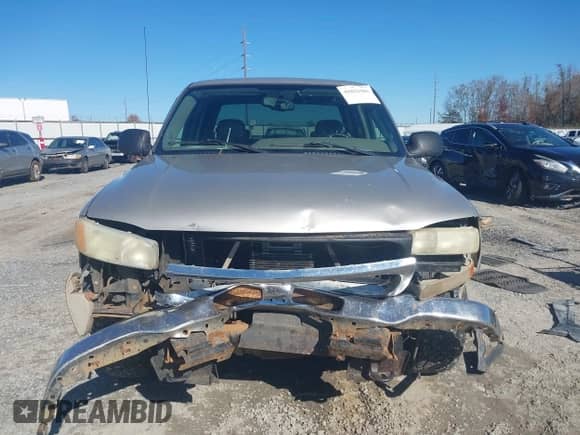 2005 GMC Sierra 1500 SLT z VIN 2GTEC13T251100136, wystawiony jako IAAI lot #41031903 z przebiegiem 440 920 mil mil oraz . Historia ofert i sprzedaży dostępna na DreamBid. Obrazek 12.