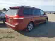 2012 Toyota Sienna LE AAS с VIN 5TDKK3DCXCS278253, выставлен на аукционе Copart как лот 82184965 с пробегом 155 016 миль миль и Списание • Salvage title. История ставок и продаж доступна на DreamBid. Изображение 3.