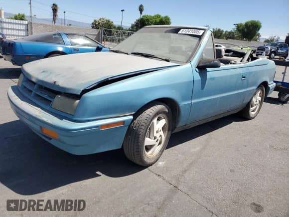 1993 Dodge Shadow with VIN 3B3XP45K6PT583605, listed as a Copart auction lot 61041005 with 166,515 mi miles and Clean title. Bid and sale history available at DreamBid. Image 1.