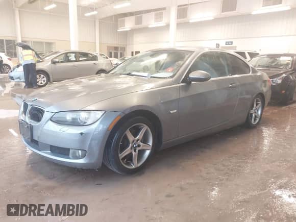 2007 BMW 3 Series 328i with VIN WBAWB33567PV72413, listed as a IAAI auction lot 40911530 with 186,507 mi miles and . Bid and sale history available at DreamBid. Image 2.
