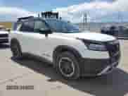 2024 Nissan Pathfinder Rock Creek с VIN 5N1DR3BD0RC255926, выставлен на аукционе Copart как лот 63526175 с пробегом Не указан миль и Списание • Salvage title. История ставок и продаж доступна на DreamBid. Изображение 4.