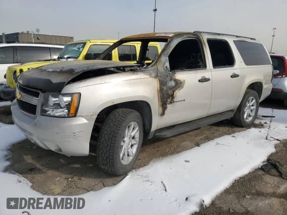 2009 Chevrolet Suburban LT с VIN 1GNFK16329R201166, выставлен на аукционе Copart как лот 43510965 с пробегом Не указан миль и Чистый • Clean title. История ставок и продаж доступна на DreamBid. Изображение 1.