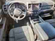 2019 Ram 1500 Big Horn z VIN 1C6SRFFT9KN637534, wystawiony jako Copart lot #61280875 z przebiegiem 70 178 mil mil oraz Czysty tytuł • Clean title. Historia ofert i sprzedaży dostępna na DreamBid. Obrazek 8.