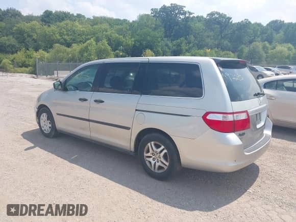 2005 Honda Odyssey LX z VIN 5FNRL38215B083033, wystawiony jako IAAI lot #42797235 z przebiegiem Nie podano mil oraz . Historia ofert i sprzedaży dostępna na DreamBid. Obrazek 3.