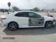 2020 Toyota Camry SE z VIN 4T1G11AK6LU923478, wystawiony jako IAAI lot #43386319 z przebiegiem 58 142 mil mil oraz . Historia ofert i sprzedaży dostępna na DreamBid. Obrazek 14.