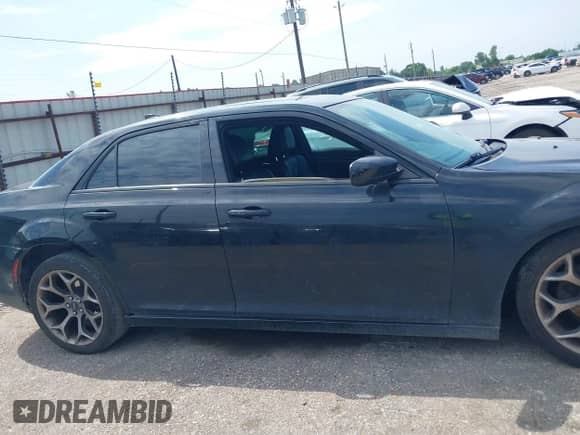 2015 Chrysler 300 S с VIN 2C3CCABG2FH756362, выставлен на аукционе IAAI как лот 43052778 с пробегом 157 617 миль миль и . История ставок и продаж доступна на DreamBid. Изображение 12.