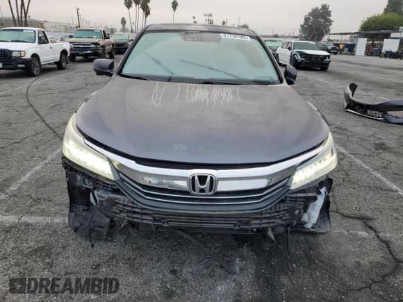 2016 Honda Accord Touring with VIN 1HGCR3F9XGA026945, listed as a Copart auction lot 81738185 with 39,468 mi miles and Salvage title. Bid and sale history available at DreamBid. Image 5.